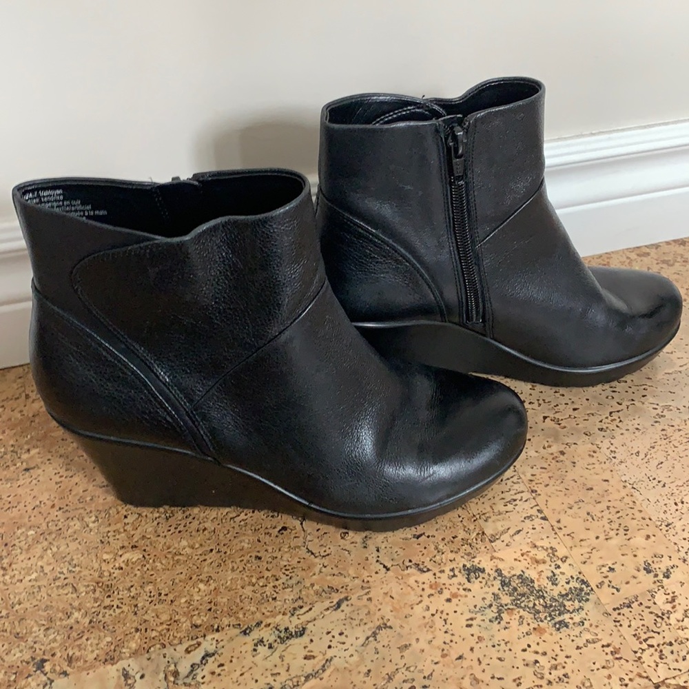 Nine West wedge leather booties